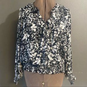 Black and white blouse size L